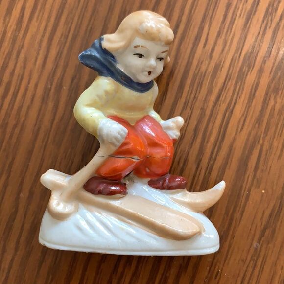 Vtg ceramic boy skiing figurine - Picture 2 of 9